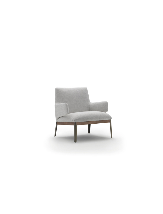 Arflex-Hug- poltrona -design-Claesson-Koivisto-Rune-tessido- couro- encosto alto-estar-hospitalidade-luxo-projeto-madeinitaly- removivel- moderno-contemporâneo