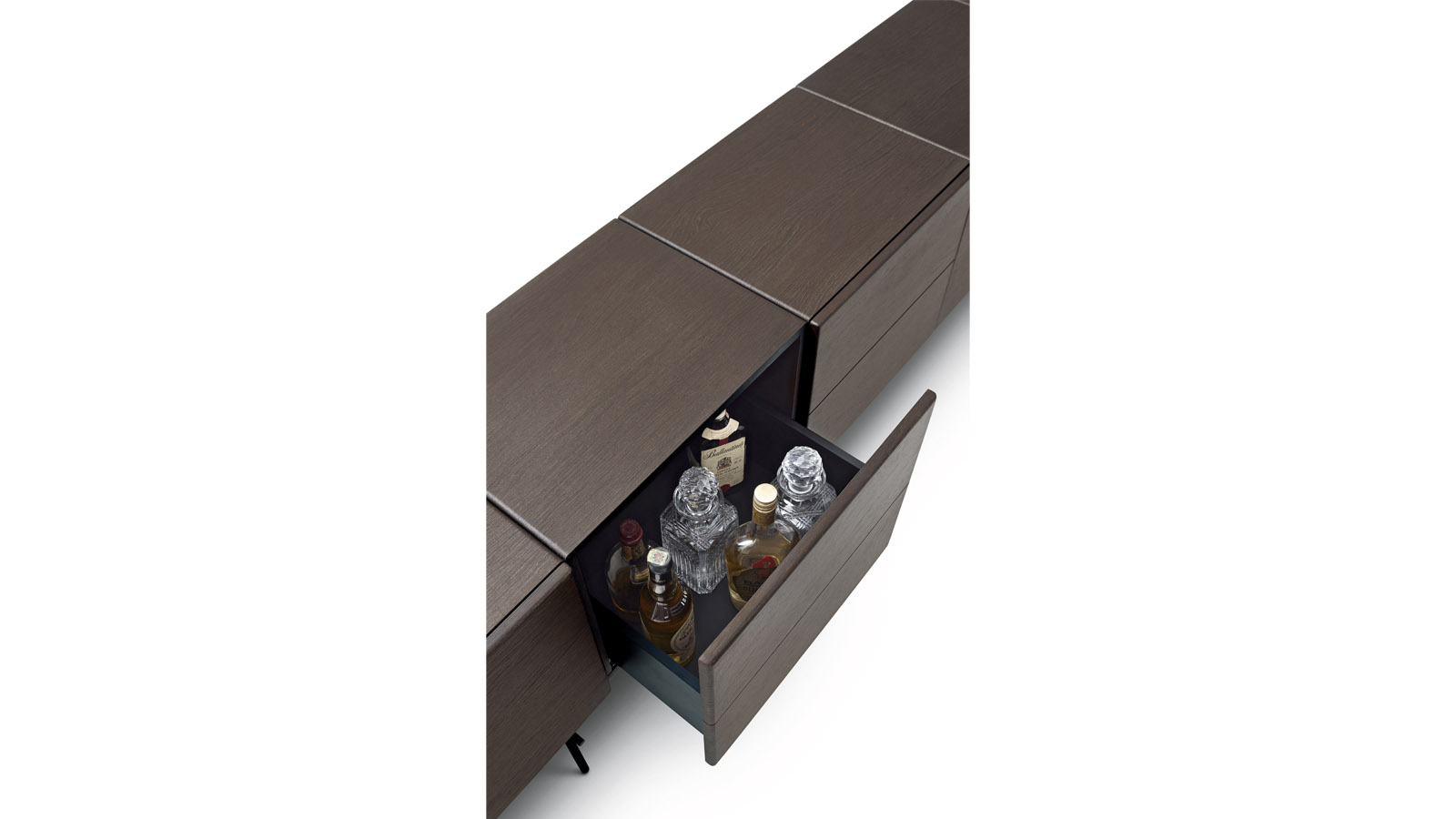 arflex-Rubycon-bookcase-linear-design-Claesson-Koivisto-Rune-wengè-chocolate-oak-wood-living-office-hospitality-project-luxury-madeinitaly-modern-contemporary