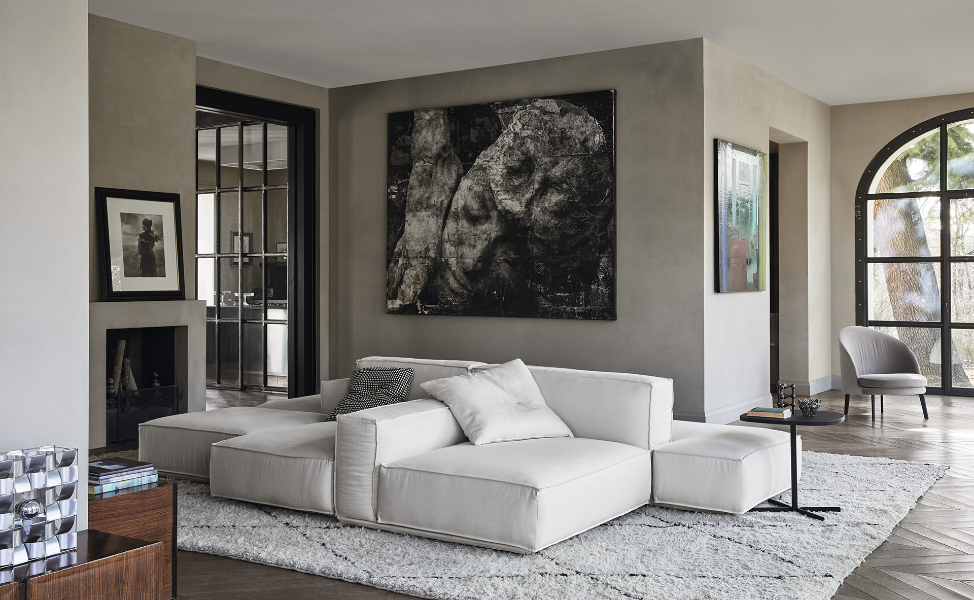 arflex-italian-design-story-livingroom-house-design-living-hospitality-project- luxury -madeinitaly-eclectic-marechiaro-island-jules